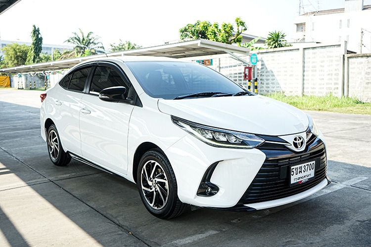 Toyota Yaris ATIV 2021 1.2 Sport Sedan เบนซิน ไม่ติดแก๊ส เกียร์อัตโนมัติ ขาว รูปที่ 2