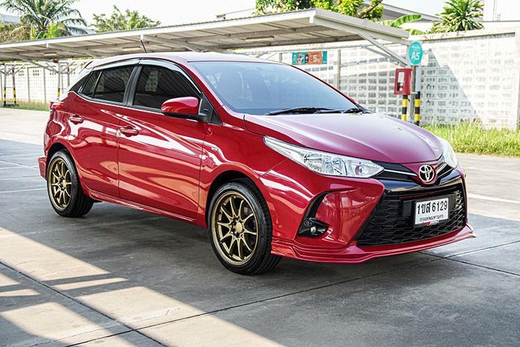 Toyota Yaris 2021 1.2 Entry Sedan เบนซิน ไม่ติดแก๊ส เกียร์อัตโนมัติ แดง รูปที่ 2
