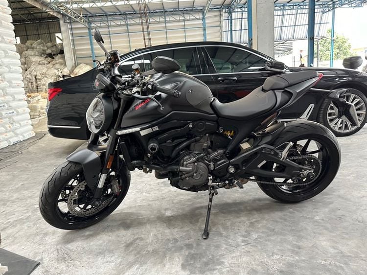 Monster 2023 Ducati M937