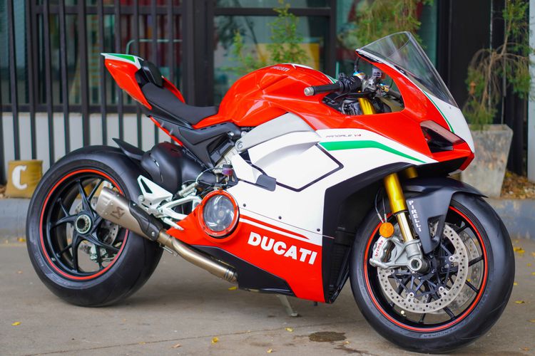 Ducati Panigale V4S  ปี 2018 จดทะเบียนปี 2019 เลขไมล์ 2,xxx Km รูปที่ 2