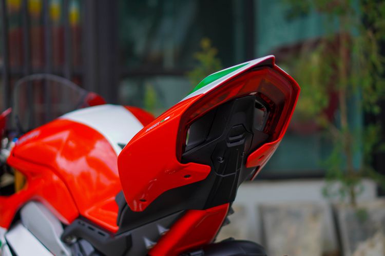 Ducati Panigale V4S  ปี 2018 จดทะเบียนปี 2019 เลขไมล์ 2,xxx Km รูปที่ 16