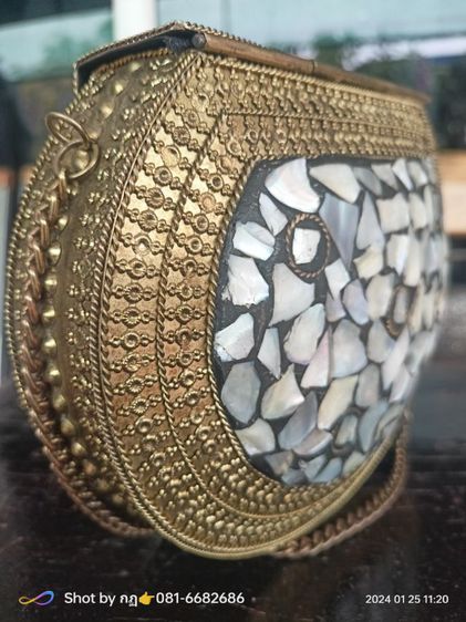 กระเป๋าสะพายประดับมุกเนื้อทองเหลืองเก่า รูปที่ 17