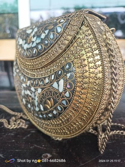 กระเป๋าสะพายประดับมุกเนื้อทองเหลืองเก่า รูปที่ 5