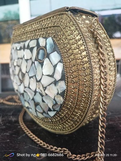 กระเป๋าสะพายประดับมุกเนื้อทองเหลืองเก่า รูปที่ 16