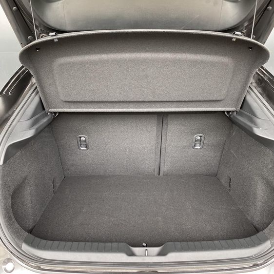 Mazda CX-30 2021 2.0 SP Utility-car เบนซิน ไม่ติดแก๊ส เกียร์อัตโนมัติ เทา รูปที่ 3