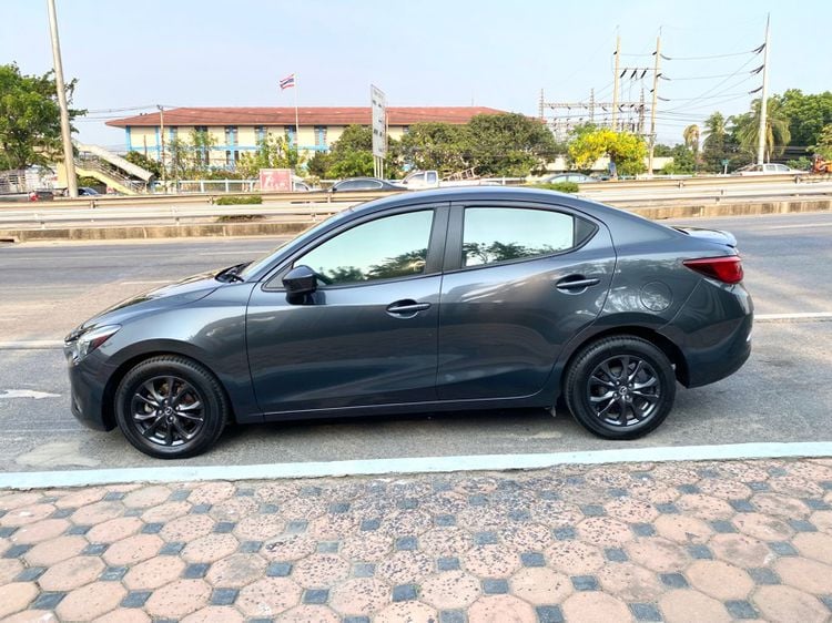 Mazda Mazda 2 2018 1.3 High Connect Sedan เบนซิน ไม่ติดแก๊ส เกียร์อัตโนมัติ เทา รูปที่ 4