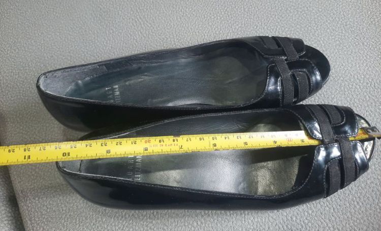 ขอขายรองเท้าส้นสูงหนังแก้วหญิงแบรนด์เนมของยี่ห้อ Stuart Weitzman สีดำ made in Spain แท้ ไซส์ 8.5 วัดข้างในได้10นิ้ว รูปที่ 11