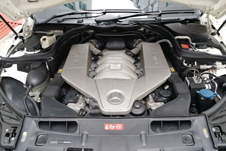 Mercedes-Benz C-Class 2012 C63 AMG Sedan ไฮบริด ไม่ติดแก๊ส เกียร์อัตโนมัติ ขาว รูปที่ 2