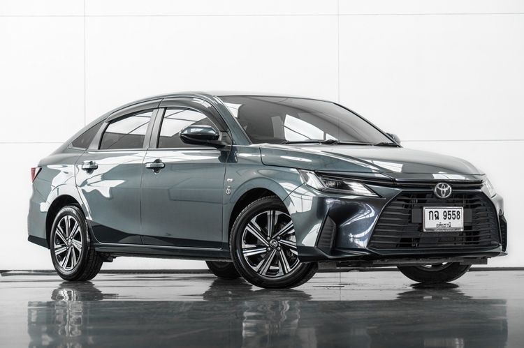 Toyota Yaris ATIV 2022 1.2 Sport Sedan เบนซิน ไม่ติดแก๊ส เกียร์อัตโนมัติ เทา