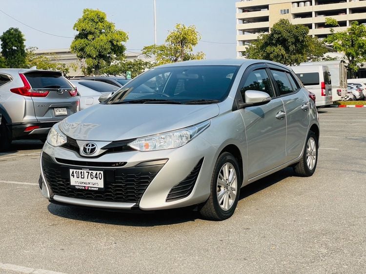 Toyota Yaris 2018 1.2 E Sedan เบนซิน ไม่ติดแก๊ส เกียร์อัตโนมัติ เทา
