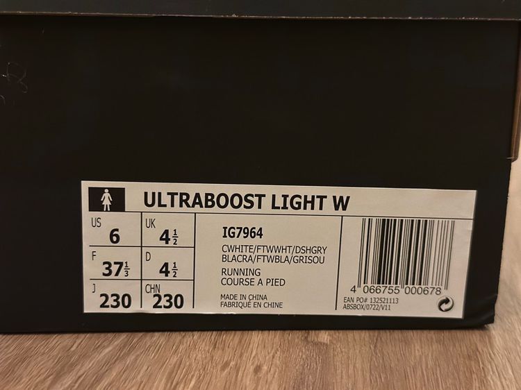 รองเท้า Adidas  ULTRABOOST LIGHT SHOES รูปที่ 16