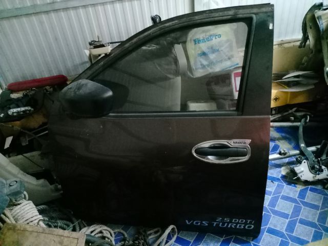 ประตูหน้าและประตูแค็ปนิสสัน นาวาร่า NP 300 พร้อมอุปกรณ์ติดประตูครบๆทั้งชุดสี่บาน 18,000.สนใจติดต่อ 097-165-5639. รูปที่ 3