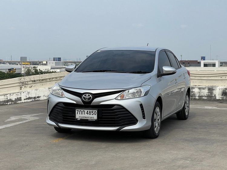 Toyota Vios 2017 1.5 J Sedan เบนซิน ไม่ติดแก๊ส เกียร์อัตโนมัติ เทา