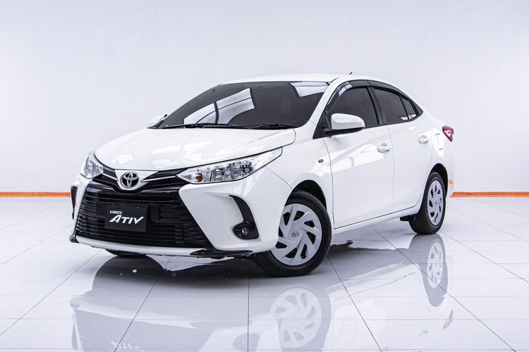 Toyota Yaris ATIV 2021 1.2 E Sedan เบนซิน ไม่ติดแก๊ส เกียร์อัตโนมัติ ขาว รูปที่ 4