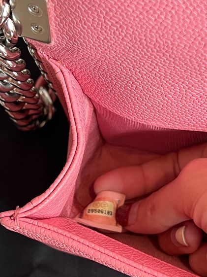 (USED) Chanel Boy 8" Chavron Carviar สีชมพูหายาก ออกช๊อปไทย มือเดียว อปก. ครบ รูปที่ 11