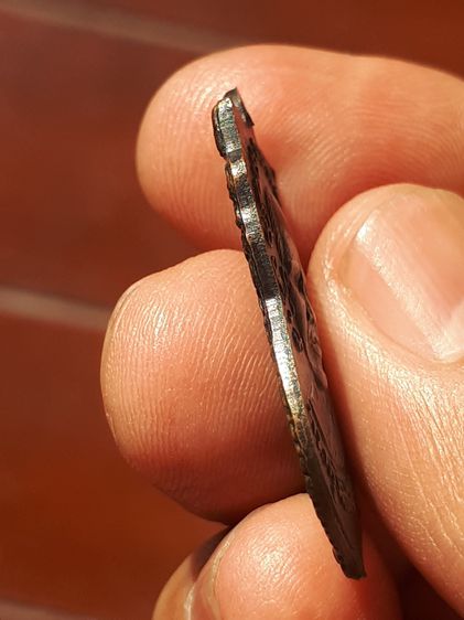 เหรียญเสมา หลวงปู่ทวด วัดช้างให้ ปัตตานี รุ่นสาม ปี 2504 บล๊อค 2 จุด เนื้อทองแดง พิมพ์คม สวย สมบูรณ์ แท้ เก่า หายาก เหรียญ รุ่น3 บล็อค 2 จุด รูปที่ 3