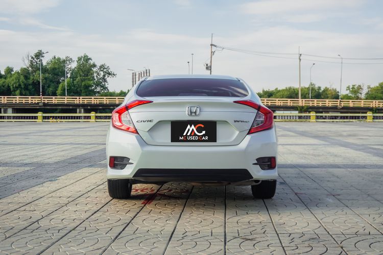 Honda Civic 2018 1.8 E i-VTEC Sedan เบนซิน ไม่ติดแก๊ส เกียร์อัตโนมัติ ขาว รูปที่ 4