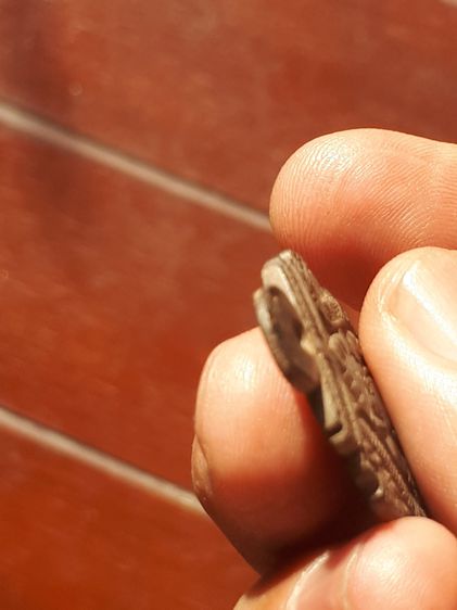 พระราหูอมจันทร์ กะลาตาเดียวแกะ หน้ายักษ์ หลังจาร หลวงพ่อน้อย วัดศรีษะทอง จ.นครปฐม กะลาตาเดียวแกะ ควรพิจารณาความเก่าที่มีอายุไม่ต่ำกว่า 60-70 รูปที่ 7