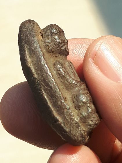 หลวงปู่ทวด เนื้อว่าน รุ่นแรก วัดช้างให้ ปัตตานี  ปี 2497 พิมพ์ใหญ่ สภาพสมบูรณ์ สวยงาม ทั้งพิมพ์ทรง เนื้อหามวลสาร ผิวพรรณเป็นธรรมชาติดั้งเดิม รูปที่ 5