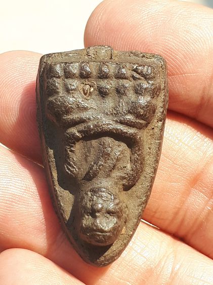 หลวงปู่ทวด เนื้อว่าน รุ่นแรก วัดช้างให้ ปัตตานี  ปี 2497 พิมพ์ใหญ่ สภาพสมบูรณ์ สวยงาม ทั้งพิมพ์ทรง เนื้อหามวลสาร ผิวพรรณเป็นธรรมชาติดั้งเดิม รูปที่ 7