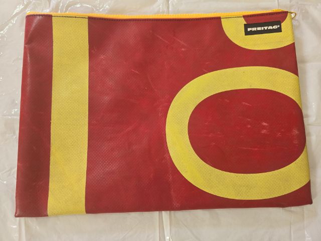 กระเป๋าครัชใส่ iPad ได้ค่ะ freitag Dan รูปที่ 2