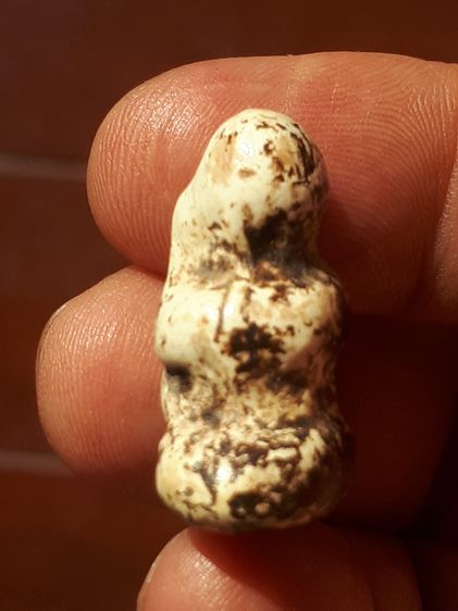 พระปิดตา หลวงปู่เอี่ยม วัดสะพานสูง เนื้อผงจุ่มรัก พิมพ์ชลูด เนื้อมัน สวย สมบูรณ์ เก่า แท้ หายาก รูปที่ 3