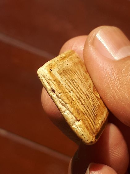 พระสมเด็จ วัดเกศไชโย พิมพ์ 7 ชั้น เนื้อผง มีเม็ดแร่มวลสาร ผงพุทธคุณ เนื้อจัดมาก พระใช้สึก เก่า แท้ หายาก พุทธคุณนั้นเด่นทางด้านโชคลาภ และเมต รูปที่ 5