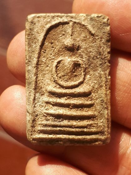 พระสมเด็จบางขุนพรหม พิมพ์เส้นด้าย กรุเก่า วัดใหม่อมตรส เนื้อผง มีคราบกรุ มีเม็ดแร่มวลสารผงพุทธคุณ สวย สมบูรณ์มากๆ เก่า แท้ หายาก มีใบรับประก รูปที่ 2