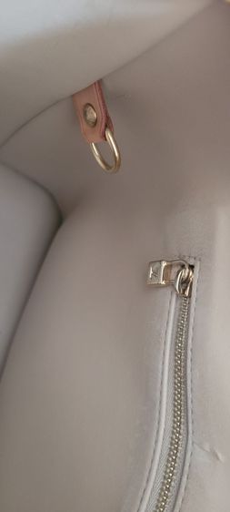 Louis Vuitton Hand Bag รูปที่ 15