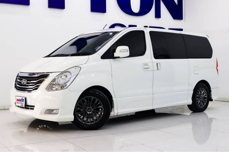 Hyundai H-1  2015 2.5 Limited Van ดีเซล ไม่ติดแก๊ส เกียร์อัตโนมัติ ขาว