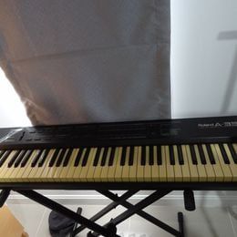 คีย์บอร์ดคุณภาพสูง Roland A-33 midi keyboard controller
