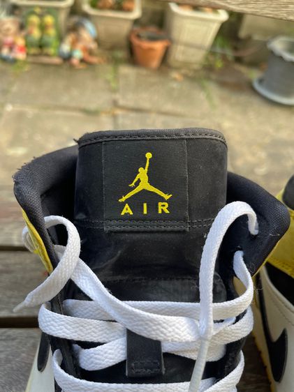 ขาย Nike Air Jordan 1 Mid SE Yellow Toe รูปที่ 3
