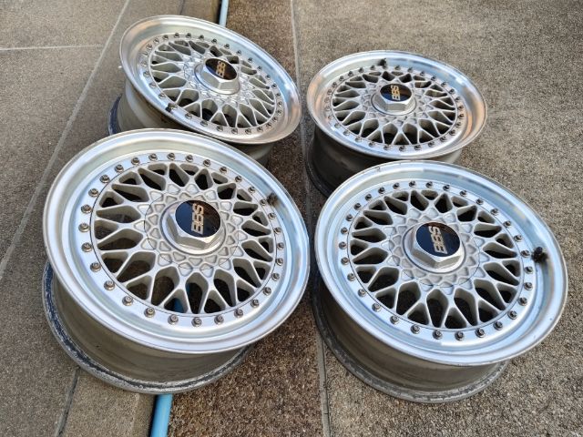 ล้อ BBS RS 101 ขอบ 15 กว้าง 7 ออฟ 35 ฝากลางมีครบ 4 วง เป็นล้อประมูลยะฮู ไม่เคยใส่ใช้งานกับรถบ้านเรา ฝากลาง จานกลางแท้จากชุดเดียวกันครบ รูปที่ 6