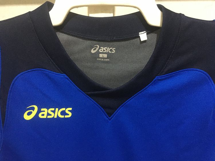 เสื้อกีฬา แขนสั้น แบรนด์ ASICS สีน้ำเงินตัดดำ รูปที่ 3