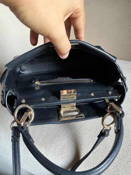 กระเป๋า fendi peekaboo ใบเล็กมินิสีดำ รูปที่ 9