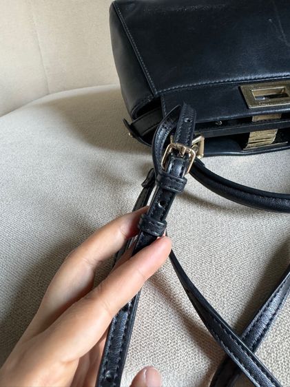 กระเป๋า fendi peekaboo ใบเล็กมินิสีดำ รูปที่ 8