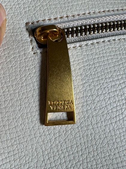 กระเป๋า bottega veneta สีขาวสะอาด รูปที่ 12