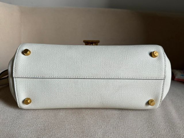 กระเป๋า bottega veneta สีขาวสะอาด รูปที่ 7