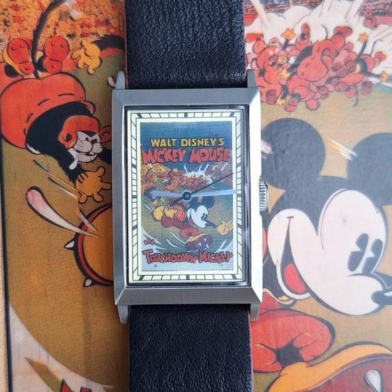 WALT DISNEY'S MICKEY MOUSE IN TOUCHDOWN MICKEY in by FOSSIL OFFICIAL LIMITED EDITION 0239 2000 ผลิตแค่ 2000 เรือน เรือนนี้เป็นเรือนที่ 0239