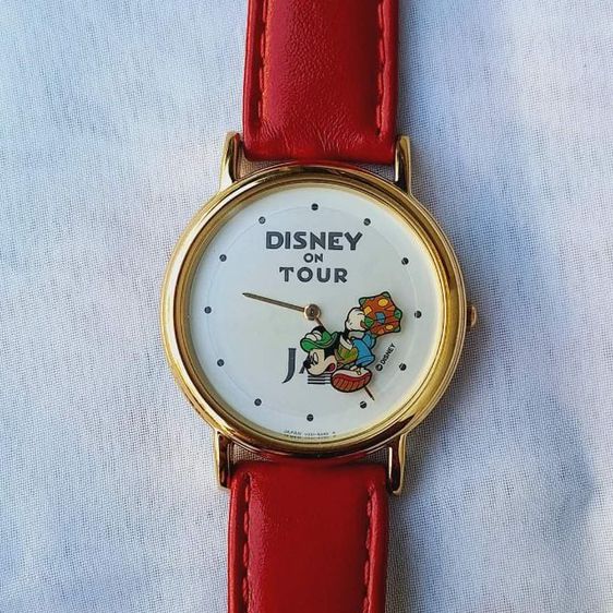 Mickey Mouse Traveller by JAL Disney on Tour ©Disney เรือนนี้พิเศษเข็มวินาทีเป็นมิกกี้เม้าส์หิ้วกระเป๋าเดินวนรอบหน้าปัดน่ารักมากค่ะ
