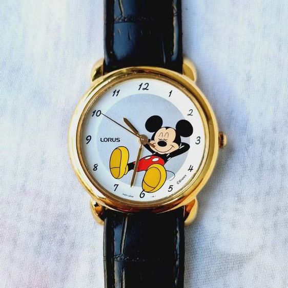 Mickey Mouse by LORUS Seiko หน้าปัดลายมิกกี้เม้าส์นอนเล่นชิลล์ๆ งานวินเทจน่าสะสม
นาฬิกาข้อมือ บอยไซส์ มือสอง สภาพสวยระบบถ่าน เครื่องญี่ปุ่น