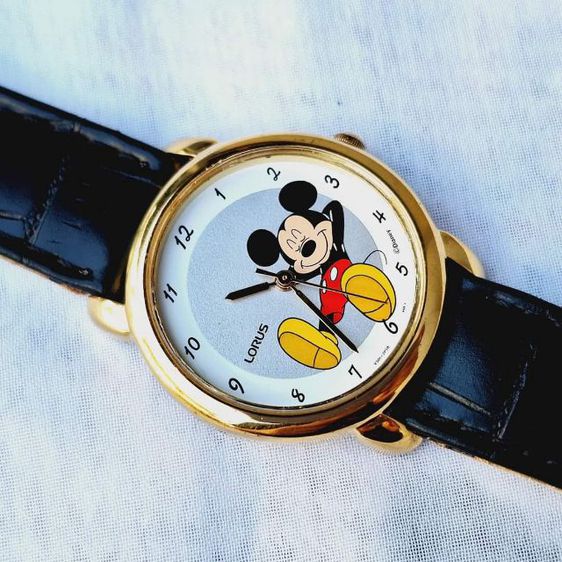 Mickey Mouse by LORUS Seiko หน้าปัดลายมิกกี้เม้าส์นอนเล่นชิลล์ๆ งานวินเทจน่าสะสม
นาฬิกาข้อมือ บอยไซส์ มือสอง สภาพสวยระบบถ่าน เครื่องญี่ปุ่น รูปที่ 2