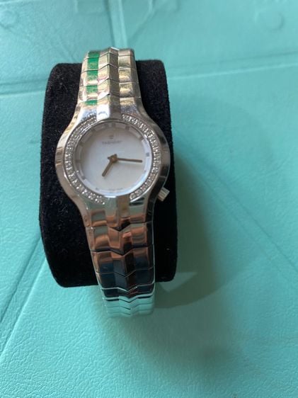 นาฬิกา TAGHEUER แท้ผู้หญิงหน้ามุก ล้อมเพชร  Made in Swiss ซื้อที่ อเมริกา ของแท้