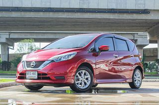 Nissan Note 1.2V เกียร์ออโต้ ปี2017 สีแดง นิสสัน โน้ติ รถเก๋ง รถสวยสภาพนางฟ้า