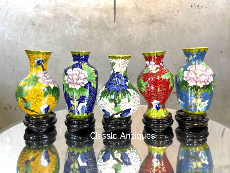 แจกันทองเหลืองถมปัด