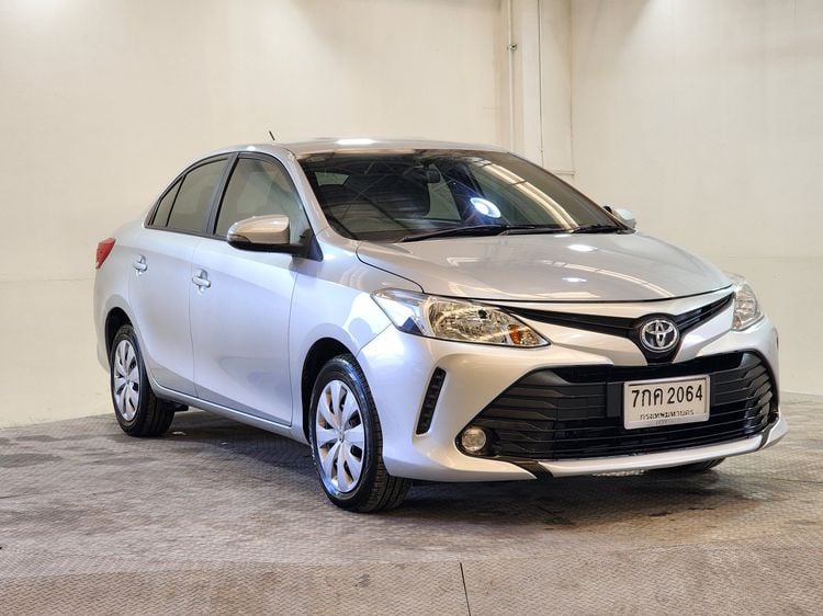Toyota Vios 2017 1.5 J Sedan เบนซิน เกียร์อัตโนมัติ บรอนซ์เงิน