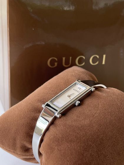 GUCCI 1500L WOMEN'S VINTAGE SWISS MADE WATCH PEARL DIAMOND  รูปที่ 2