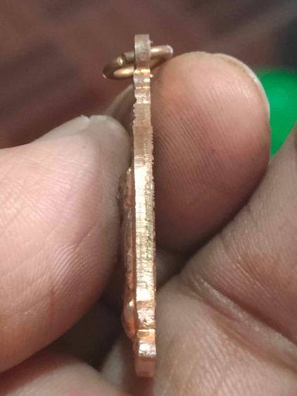 เหรียญระฆังหลวงพ่อพรหมเนื้อทองแดงผิวไฟงานต้มยา 100 ปี2553พร้อมกล่องเดิมตอนนี้หายากแล้วครับ รูปที่ 2