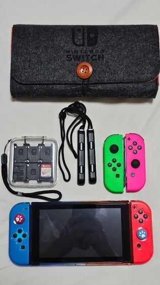 Nintendo Switch กล่องแดง แถมพร้อมแผ่นเกมส์ 4 เกมส์ และอุปกรณ์เสริม