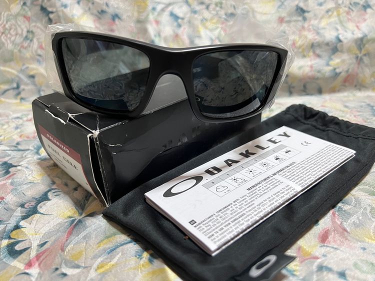 แว่นตากันแดด Oakley มีกล่องพร้อมถุงผ้า รูปที่ 2